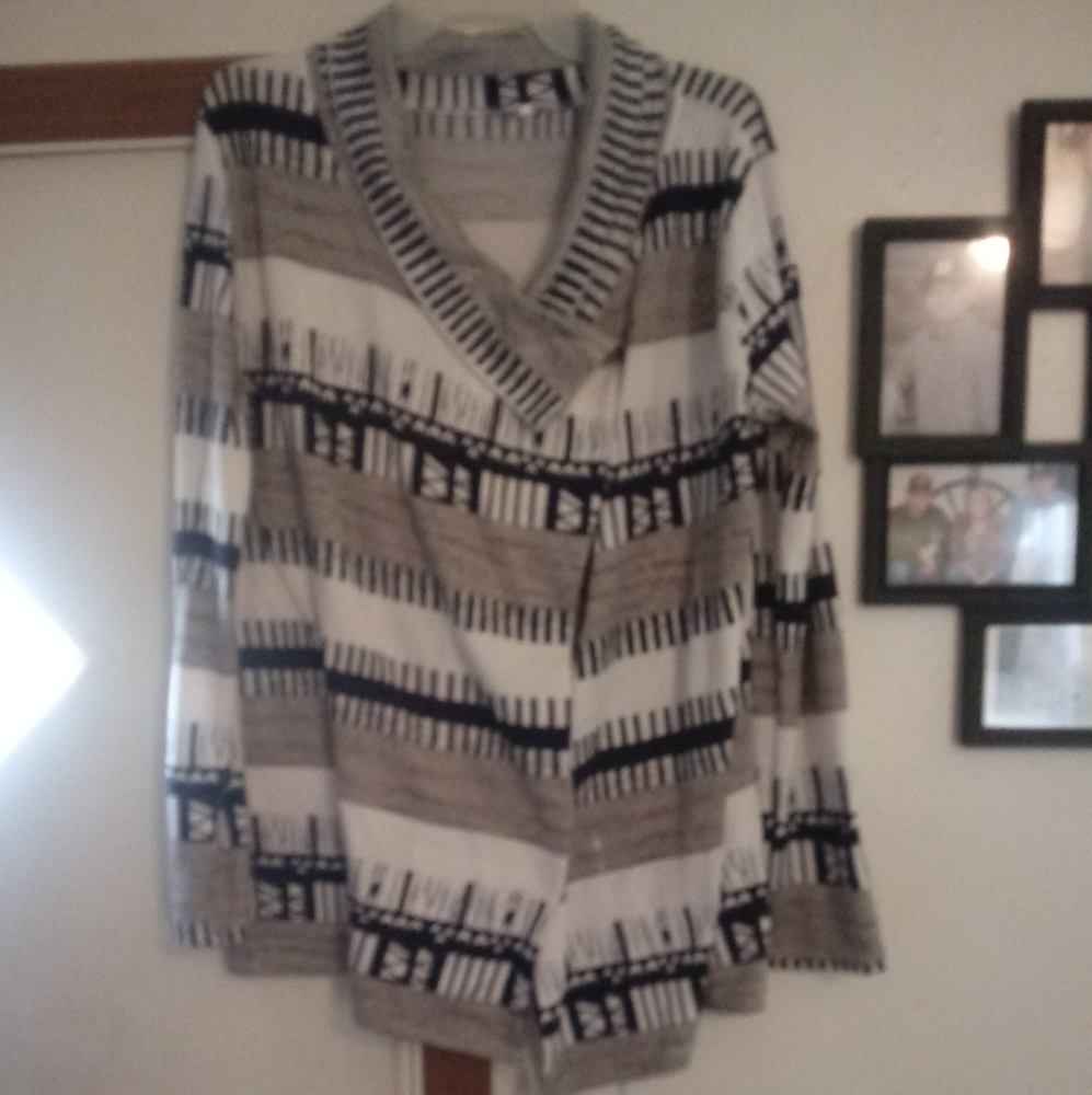Blue cream and white open front sweater jacket
